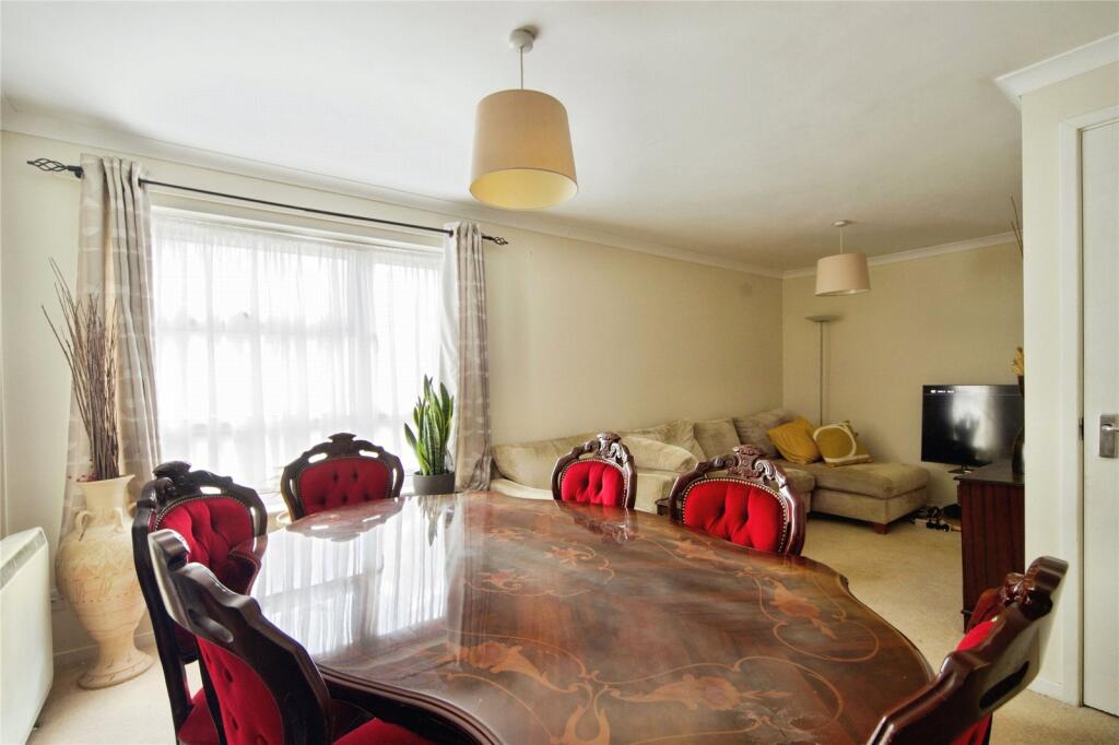 Apartment in London - View 5