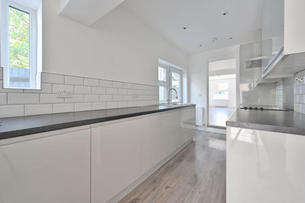 House in Watford - View 4