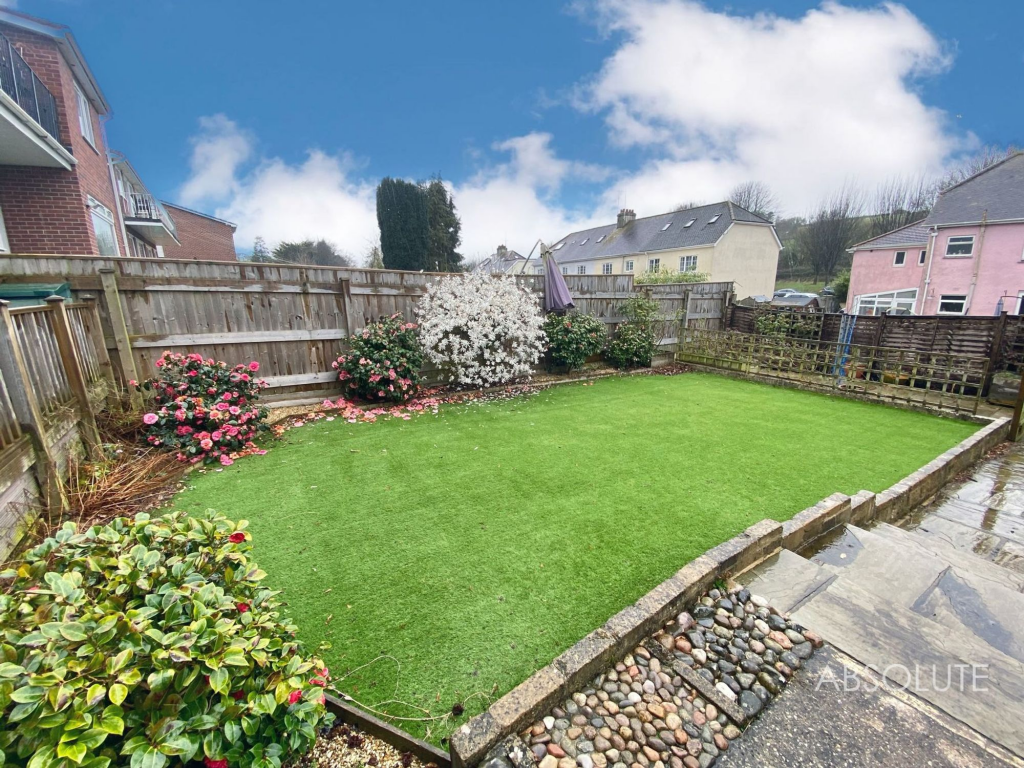 3-bed flat on Grosvenor Avenue, Torquay, TQ2, £150,000