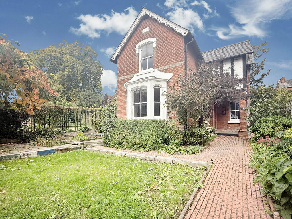 4-bed detached on St. Julian Grove, Colchester, £475,000