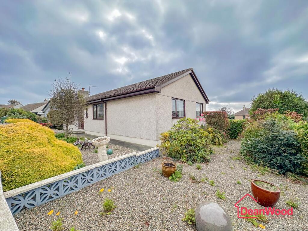 House in Onchan, Middle - View 2