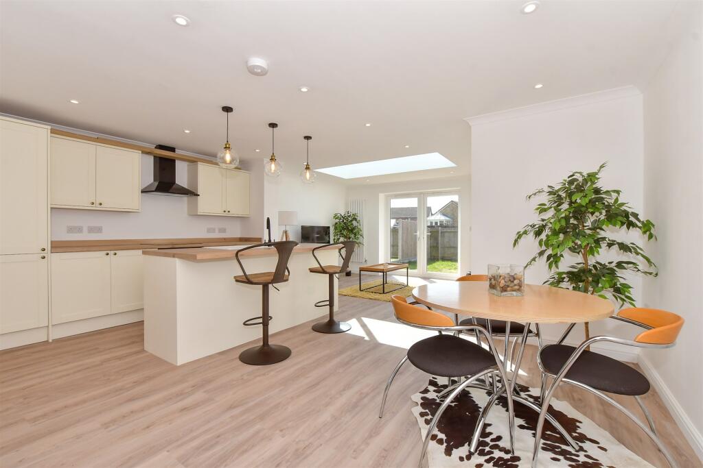 House in Dover, Deal - View 3