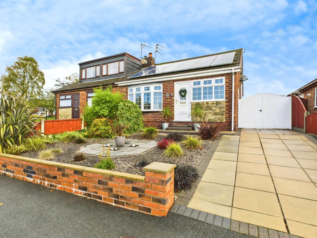 Main image of property: Ross Close, Billinge, WN5