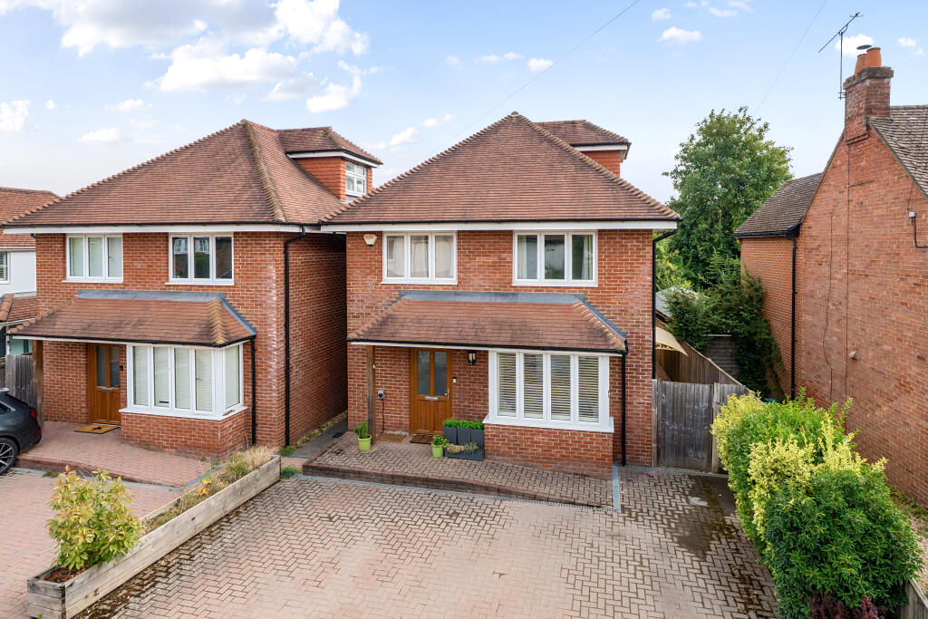 Main image of property: Chestnut Avenue, Farnham, GU9