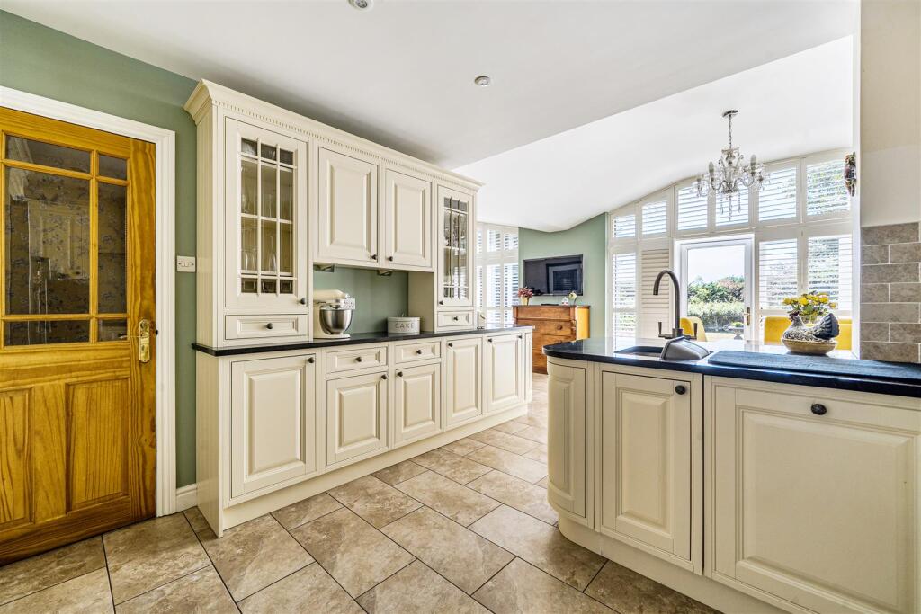 House in Arborfield - View 5