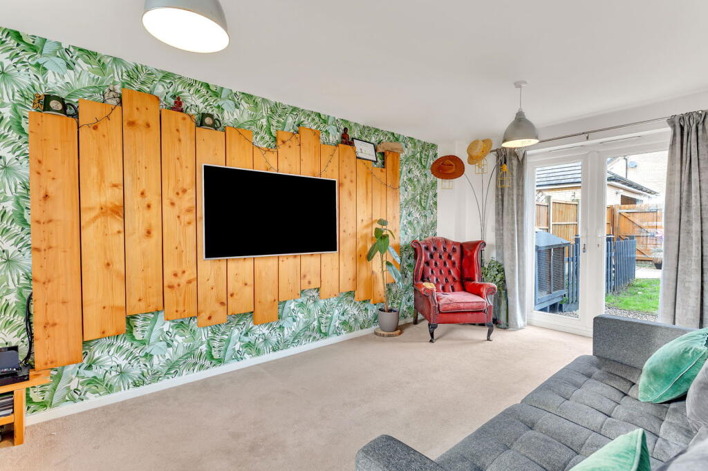 Joyce Close,Bedford,MK41 0FE photo 3