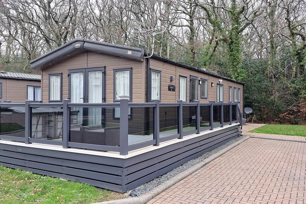 2-bed caravan on Hoburne Bashley Holiday Park Sway Road BH25 5QR, £61,000