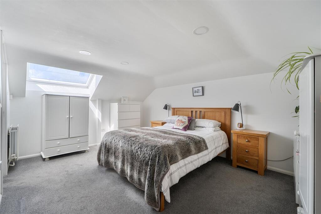 House in Mullion, Trenance - More