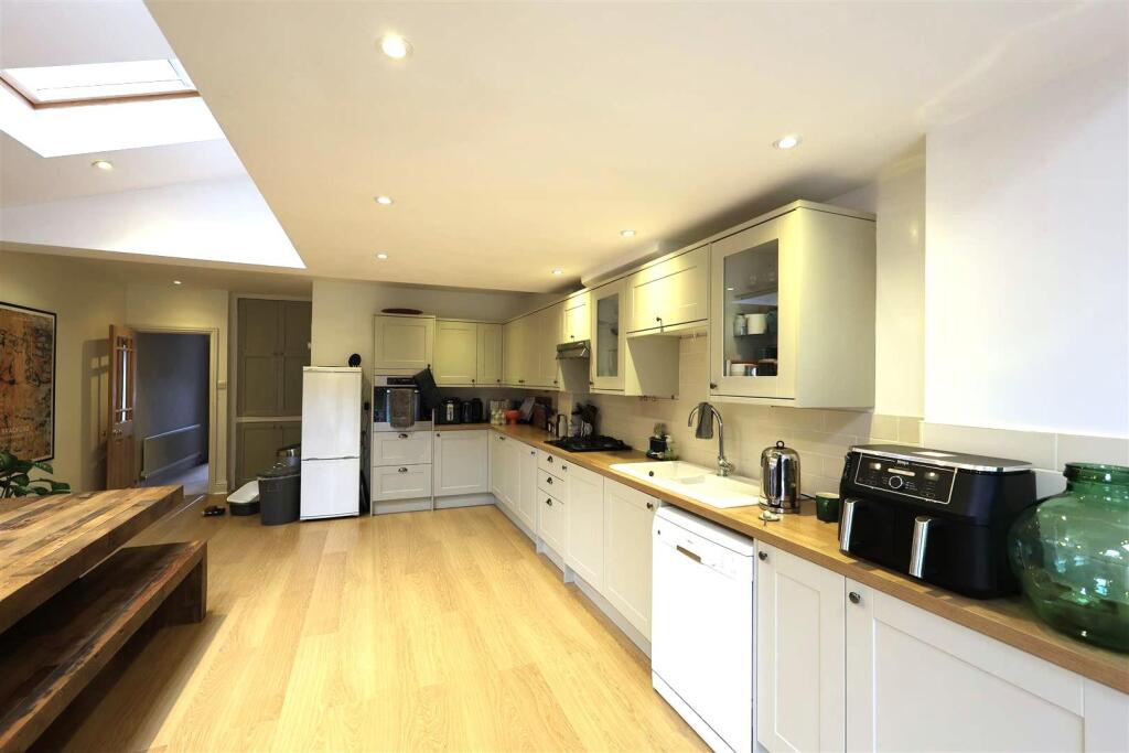 House in Tonbridge - View 3