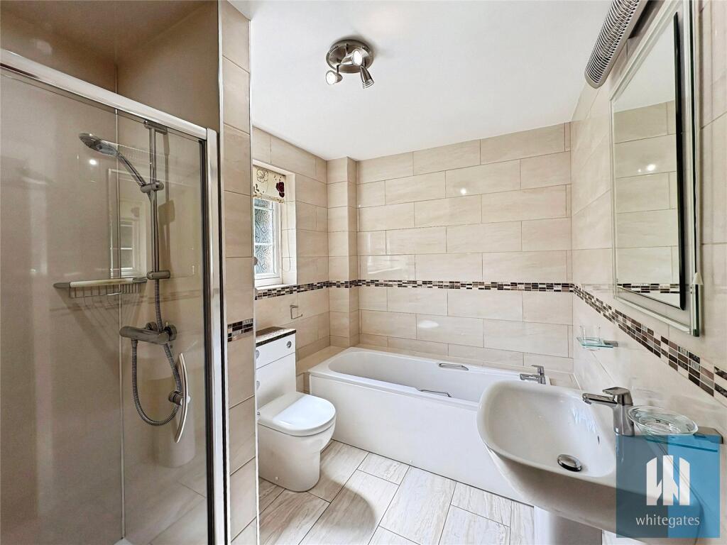 House in Kirklees, Mirfield - More