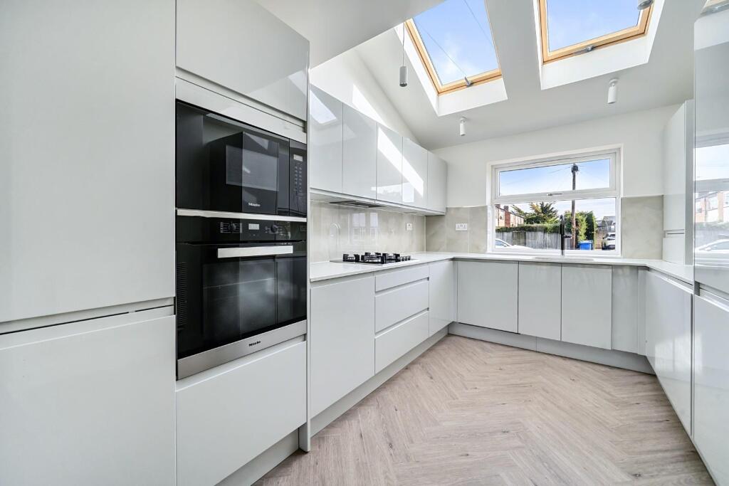 House in Slough - View 5