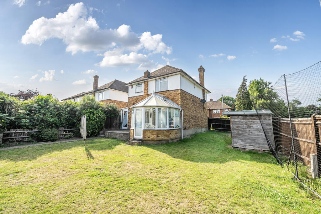 Wentworth Drive, Pinner photo 2