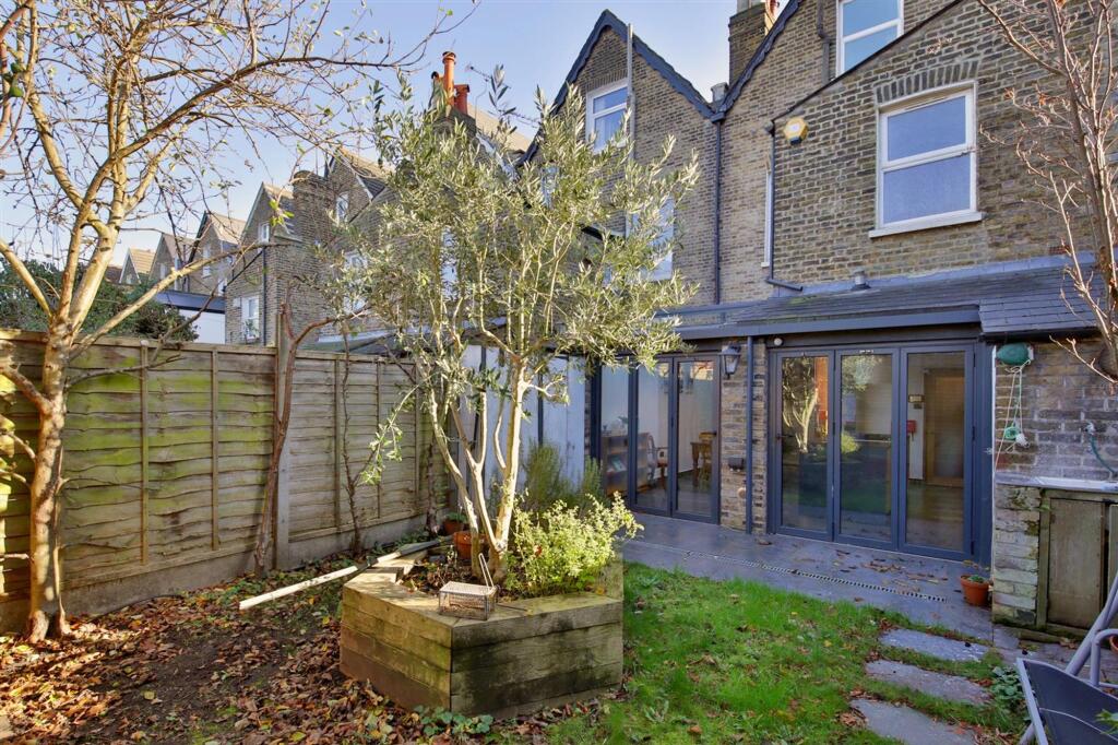 House in London - View 4
