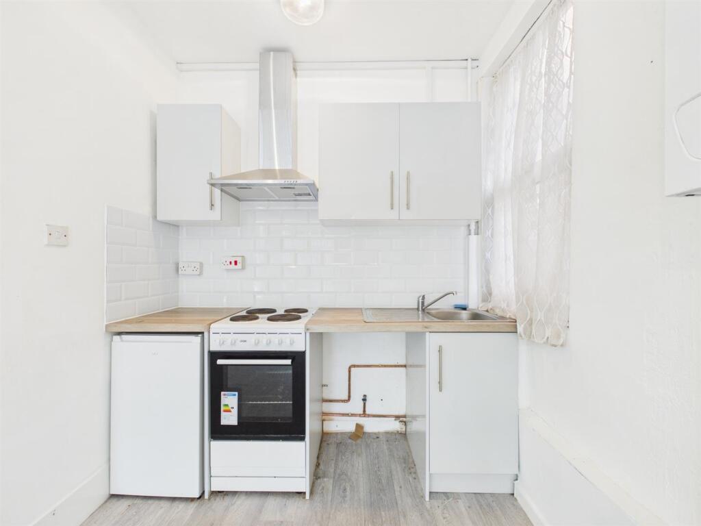 Apartment in Birmingham, Moseley - View 5