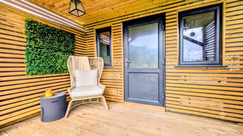 House in Merthyr Tydfil, Shirley Gardens, Heolgerrig - View 4
