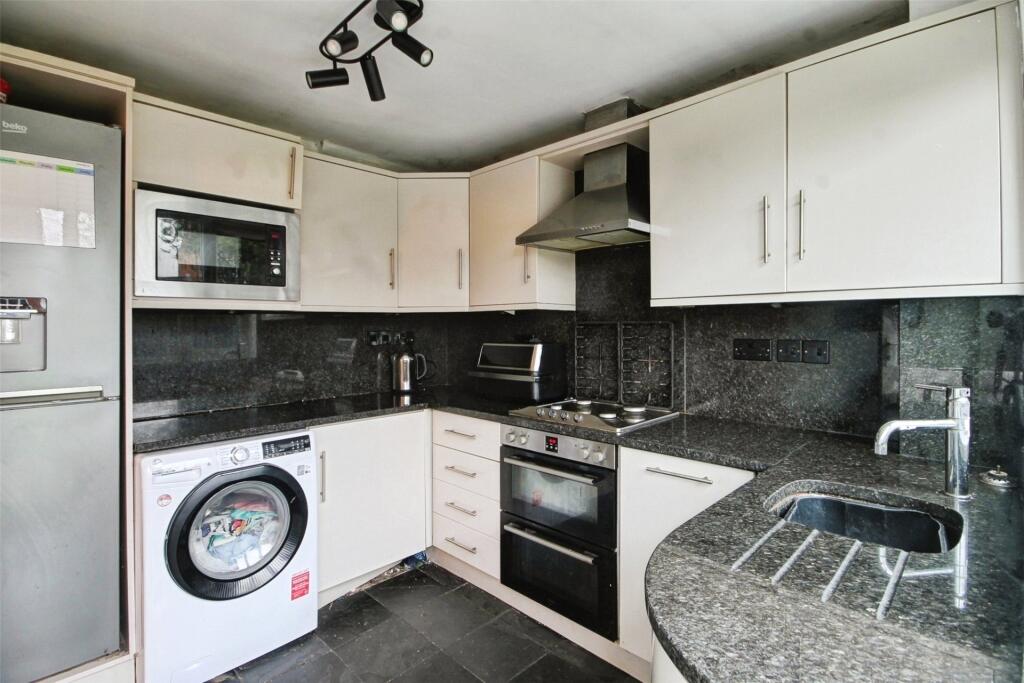 Winchester Close, Great Lumley, Chester Le Street, DH3 photo 4