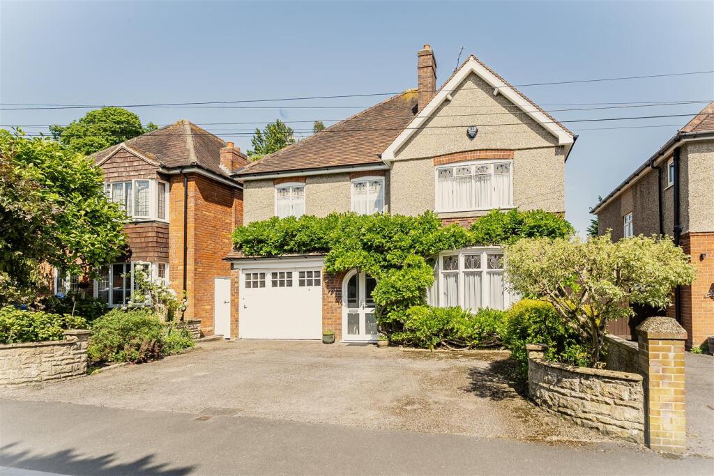 Main image of property: Swallowcliffe Gardens, Yeovil