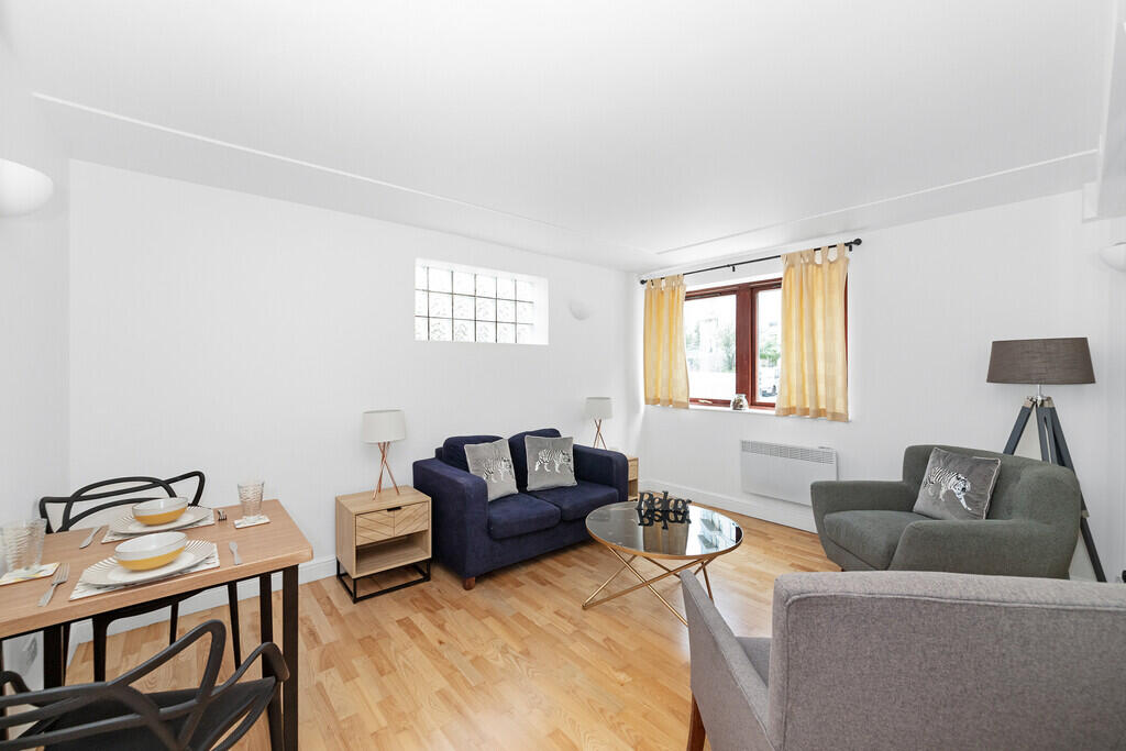 Apartment in London - More