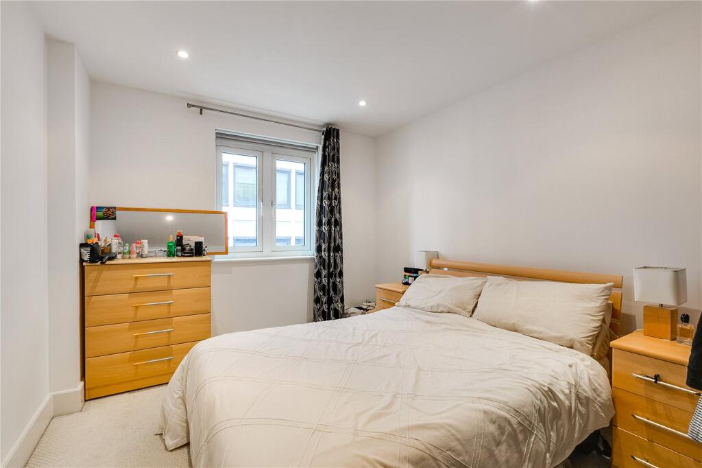 Apartment in London - View 5