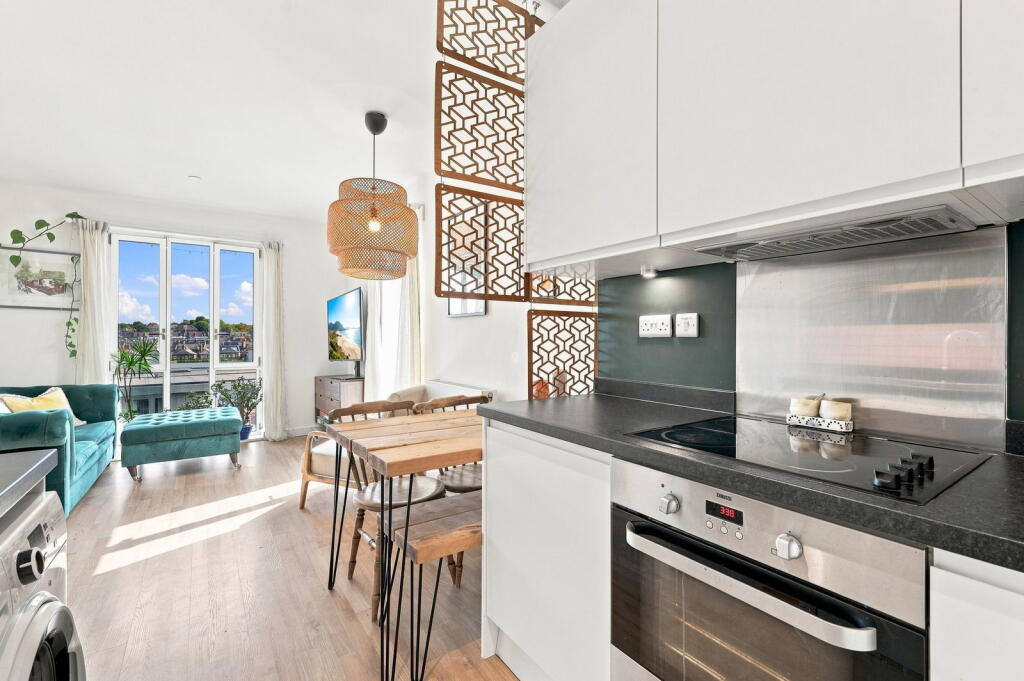 Apartment in London - More