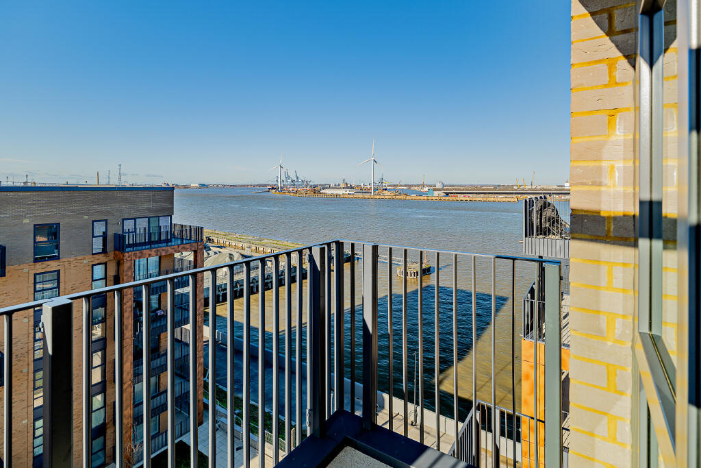 Apartment in Gravesham, Cable Wharf, Perry Street - View 5