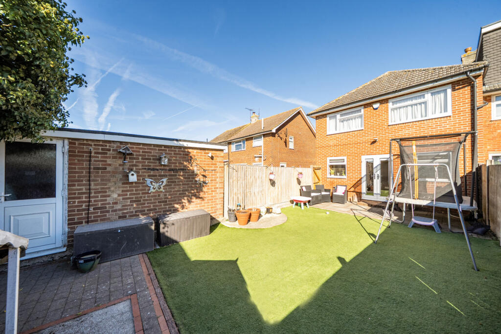 House in Dartford - View 4