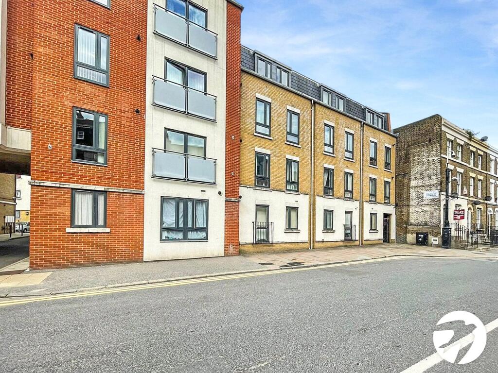 Main image of property: High Street, Rochester, Kent, ME1