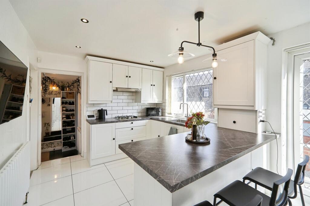 House in Bradford, West Yorkshire - View 2