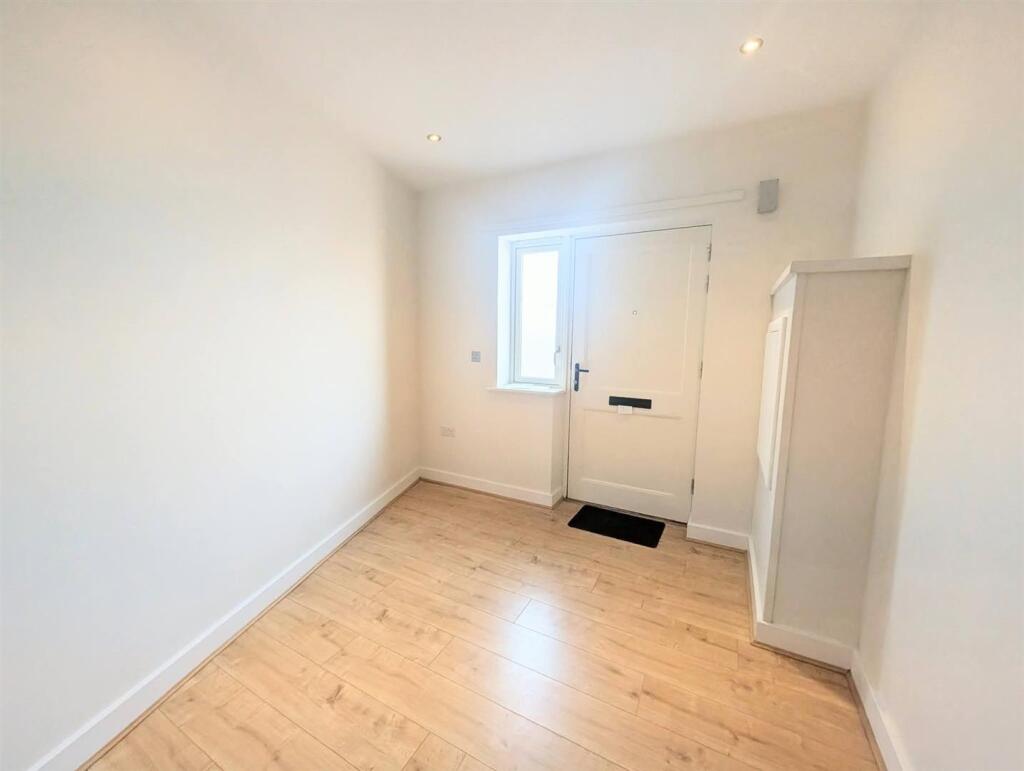 House in Southampton - View 3