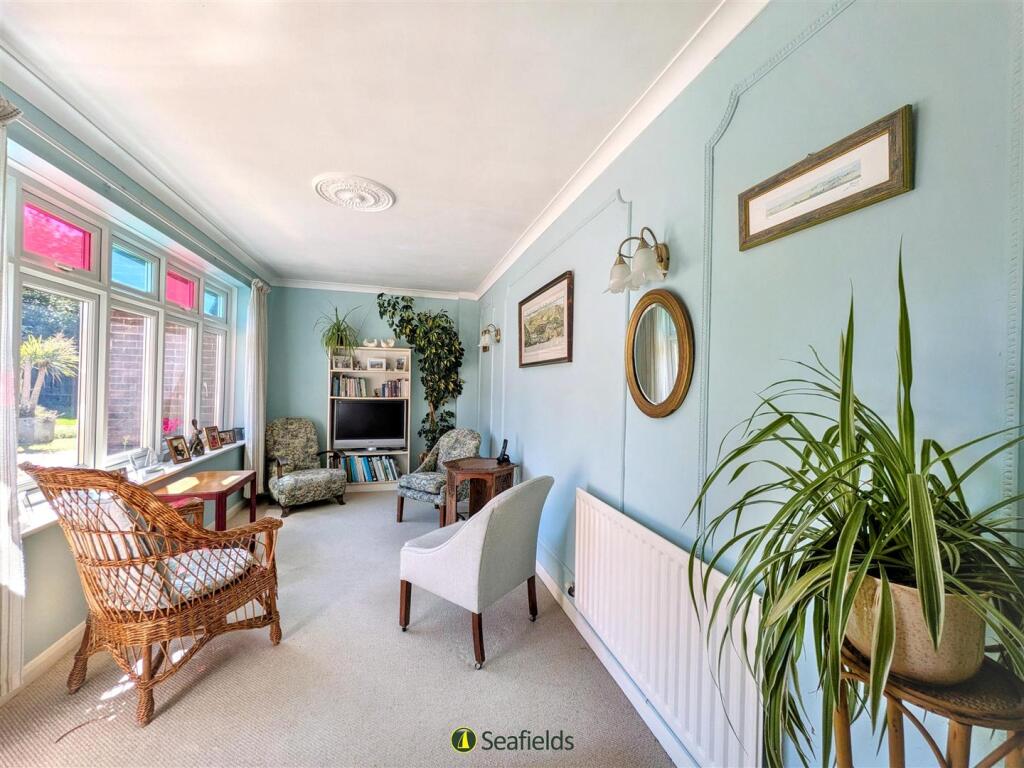 Pellhurst Road, Ryde, PO33 3BS photo 4