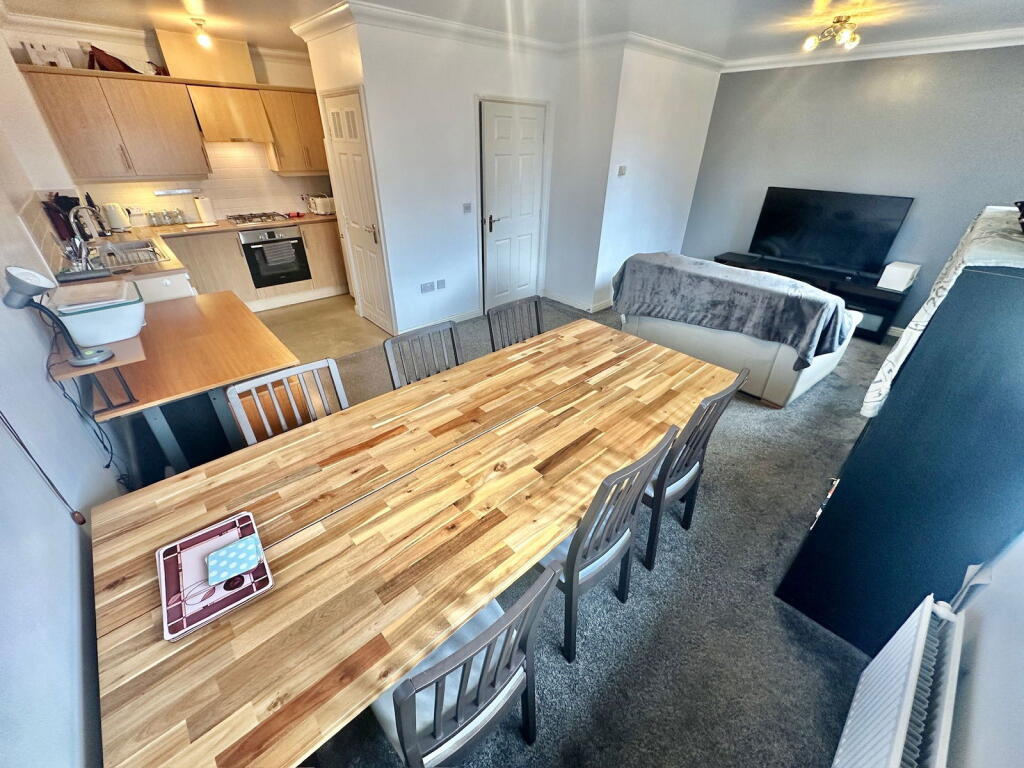Apartment in Wolverhampton, Rough Hills - More