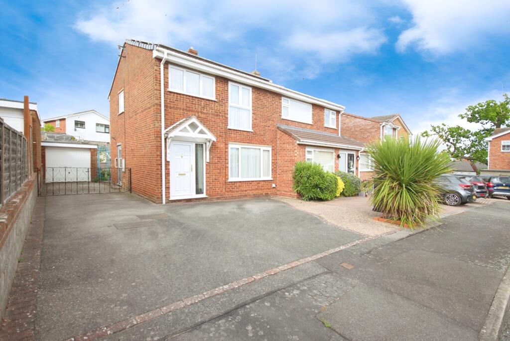 3-bed semi-detached on Seymour Close, Hampton Magna, Warwick, Warwickshire, CV35, £325,000