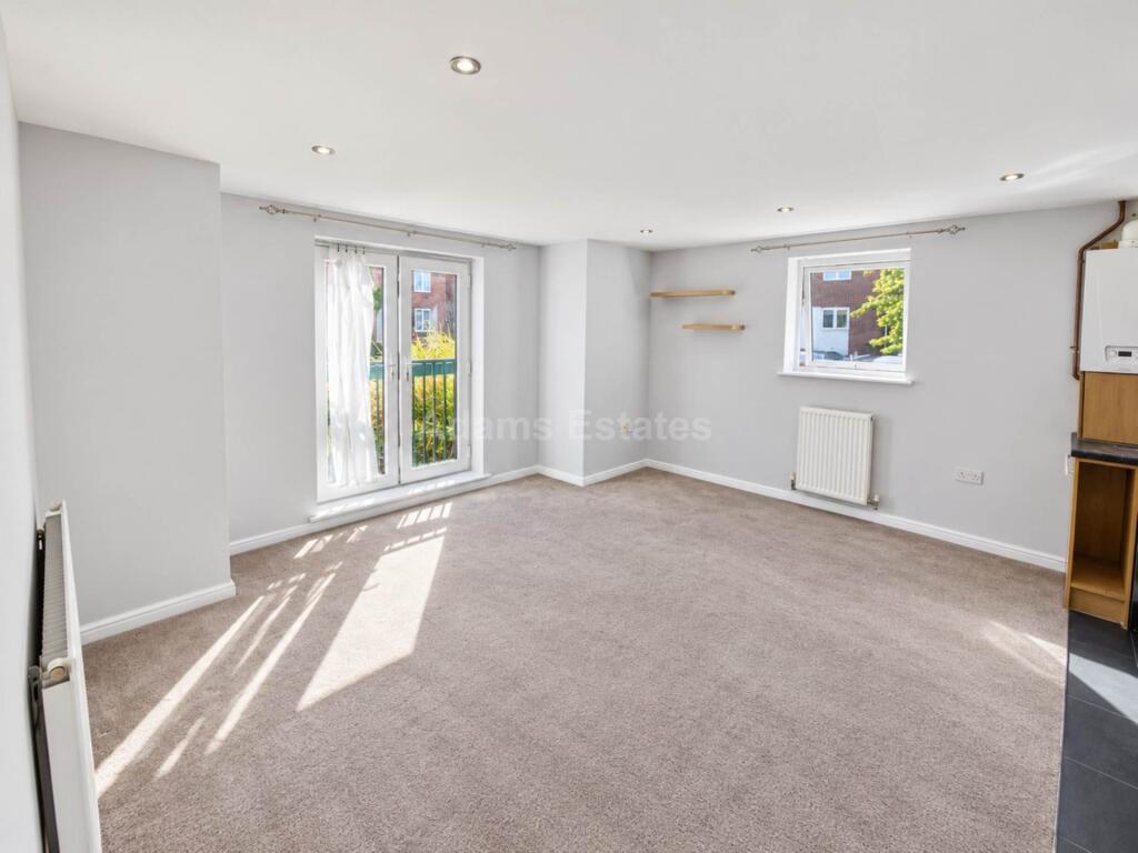 Apartment in Reading - View 4