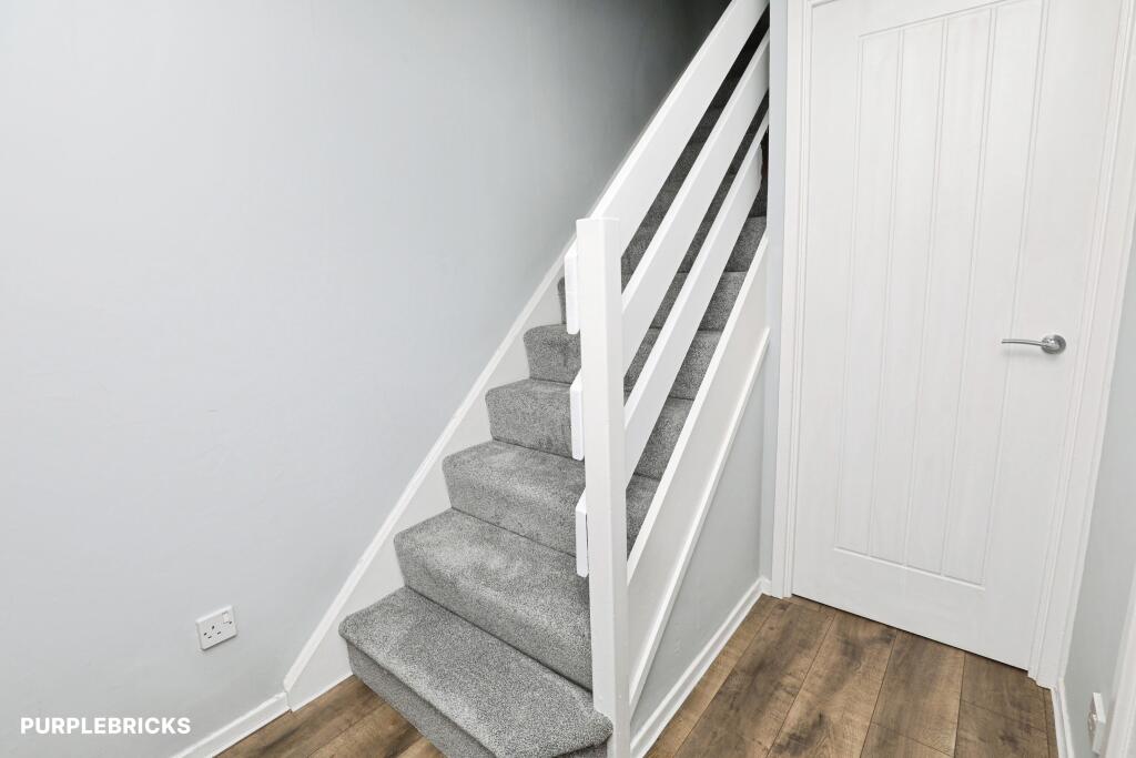 House in Knowsley, Halewood - More