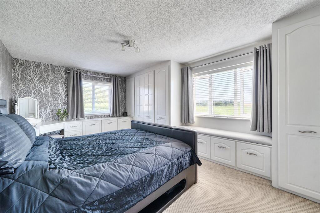 Lapwing Close, Kidderminster, Worcestershire photo 5