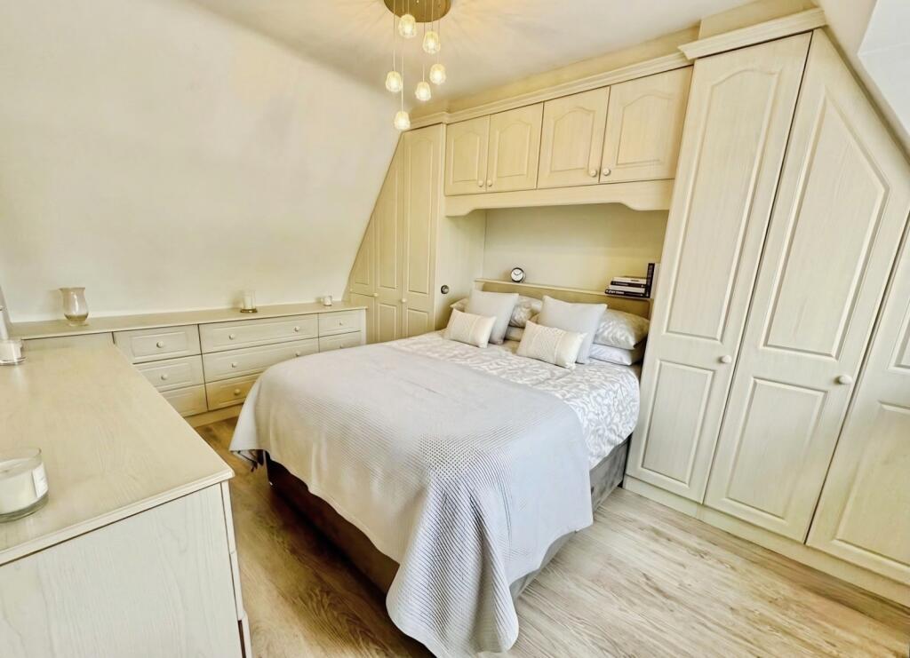 House in Tonbridge - More