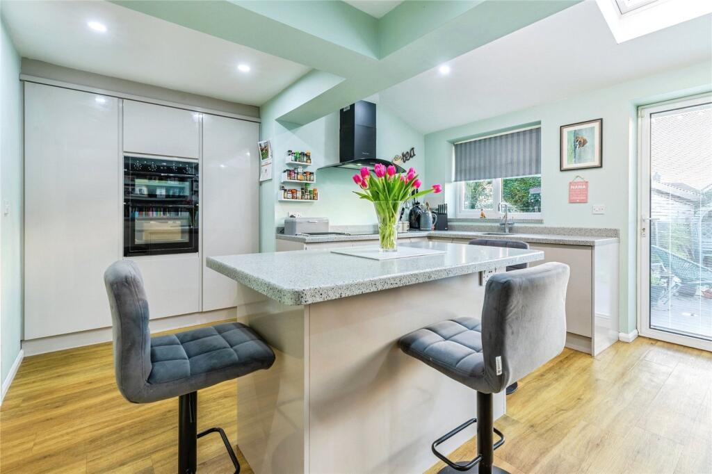 Barnside Close, Bury, Greater Manchester, BL9 photo 2