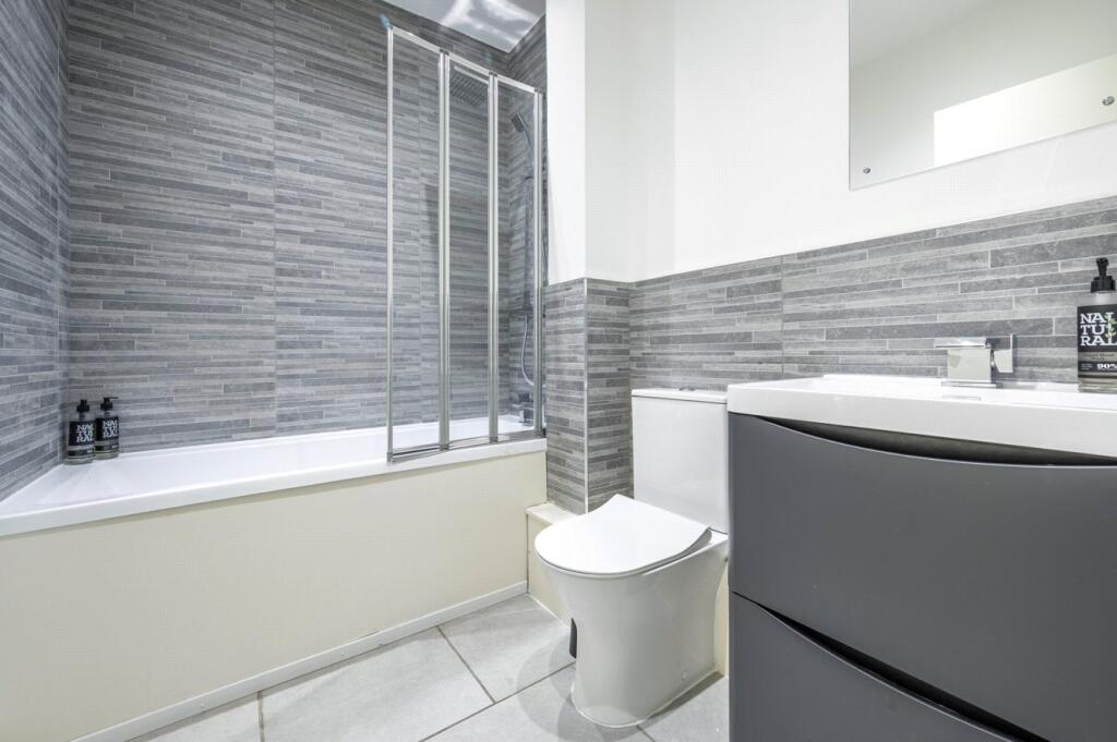 Apartment in Swindon - View 5