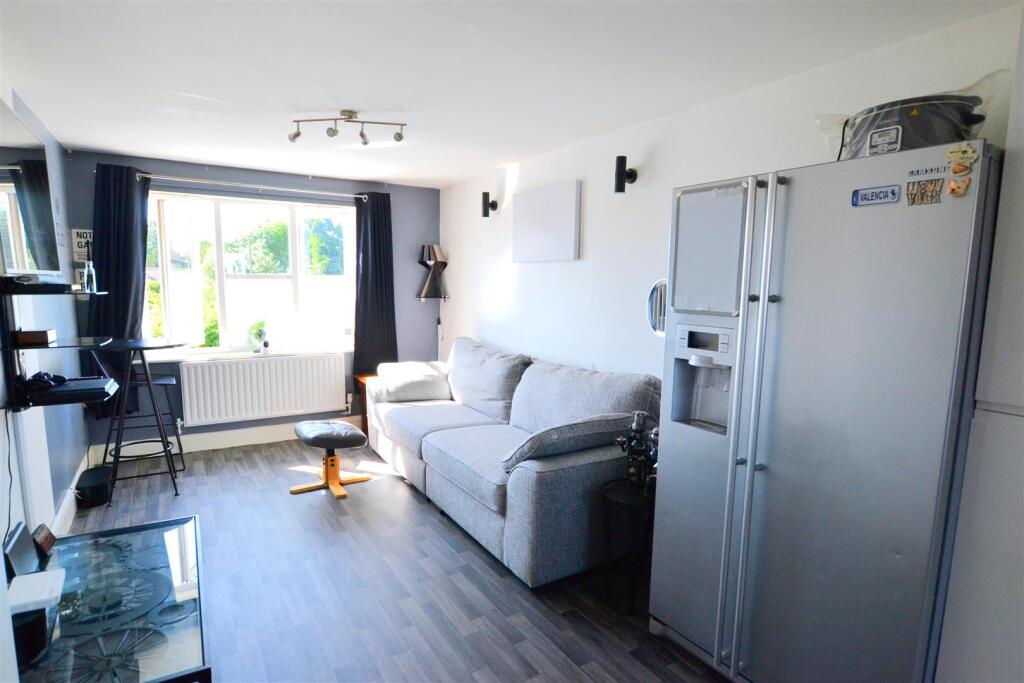 Apartment in Hatfield, Birchwood - View 5