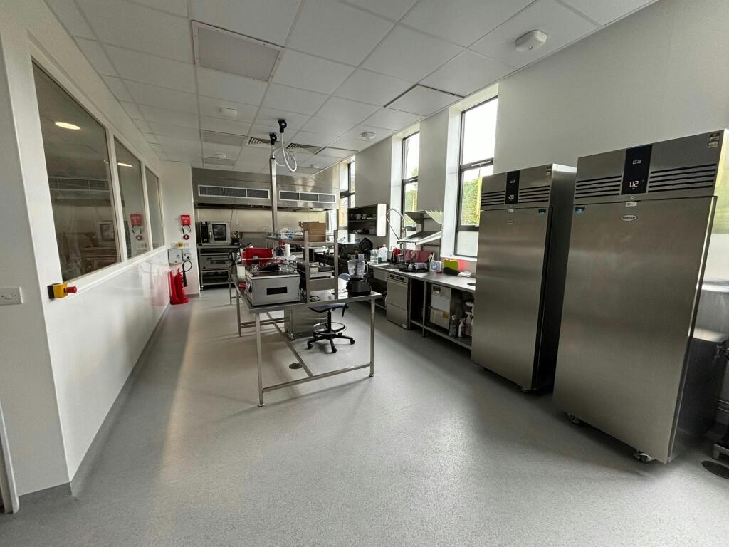 Commercial Kitchen.jpg