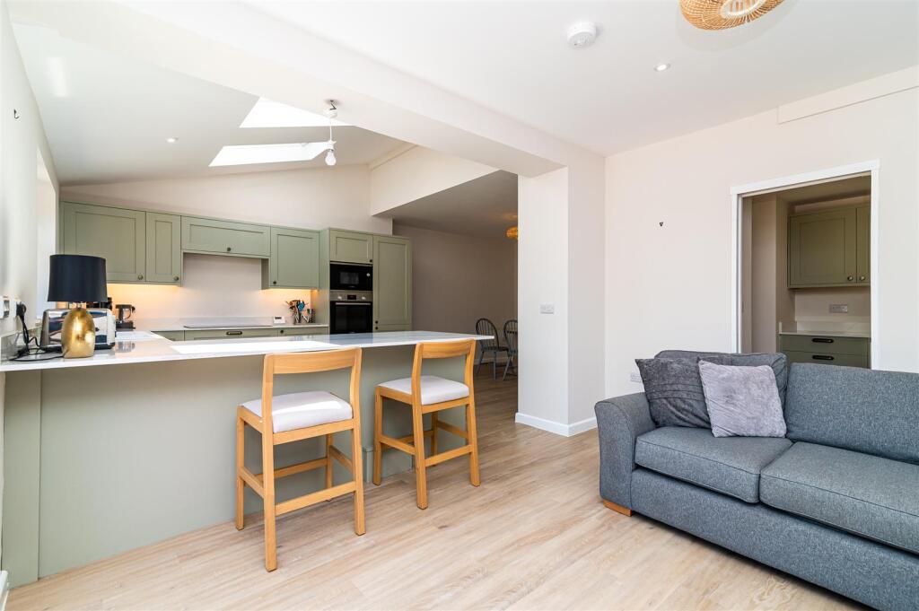 House in Nottingham, Burton Joyce - View 5