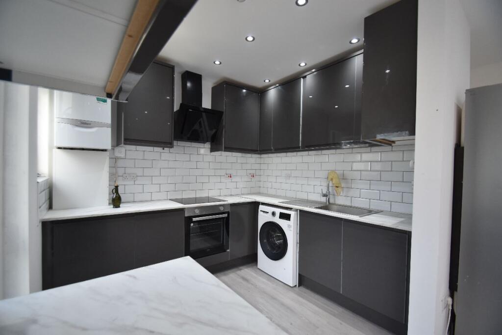 Apartment in London - View 3
