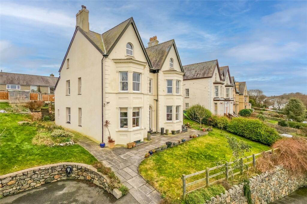 Main image of property: Lon Ddewi, Caernarfon, Gwynedd, LL55