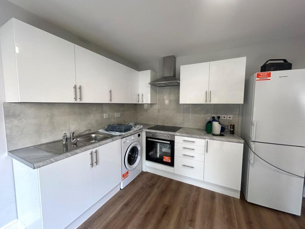 Apartment in Harrow - View 4