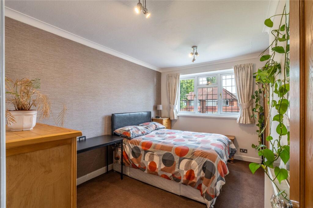 House in Wolverhampton, West Midlands - More