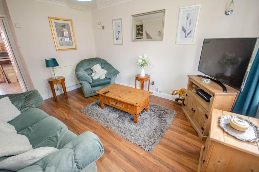 House in Rugby, Warwickshire - View 4
