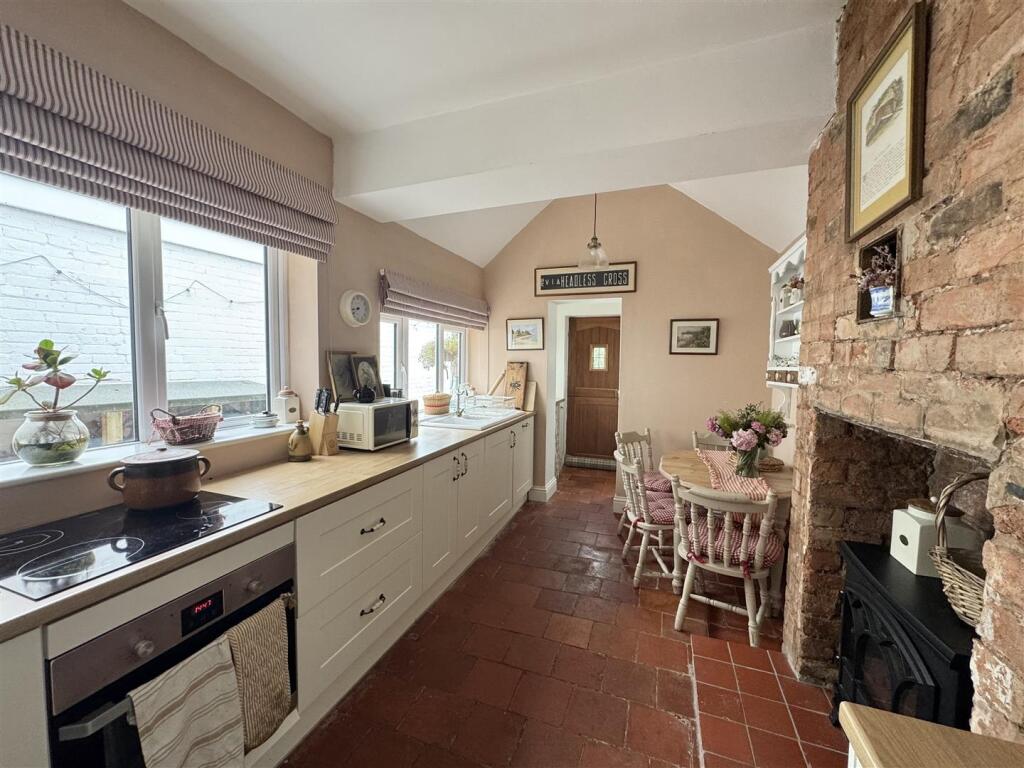 House in Redditch, Worcestershire - More