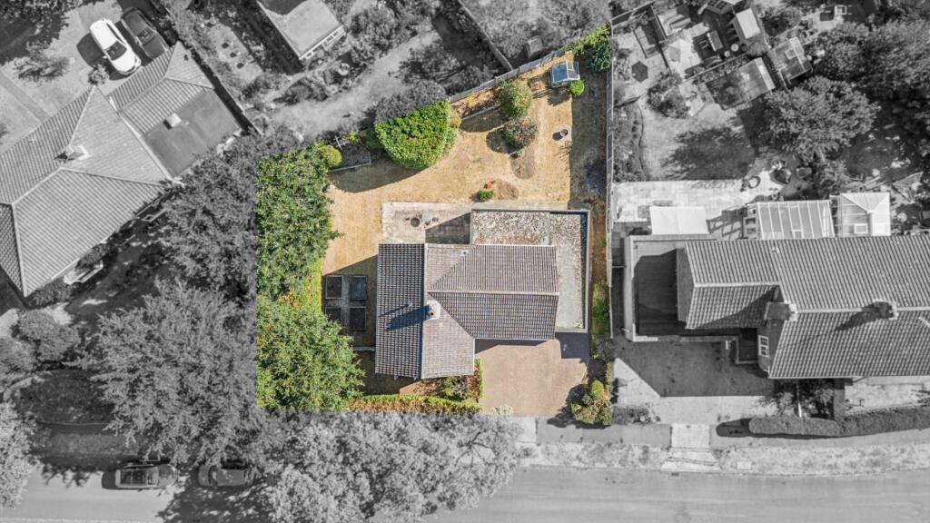 House in Welwyn Hatfield, Knightsfield - View 2