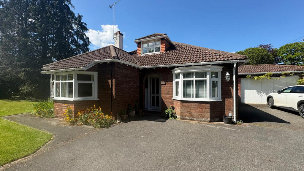Main image of property: Dunstan Lane, Neston, CH64 8