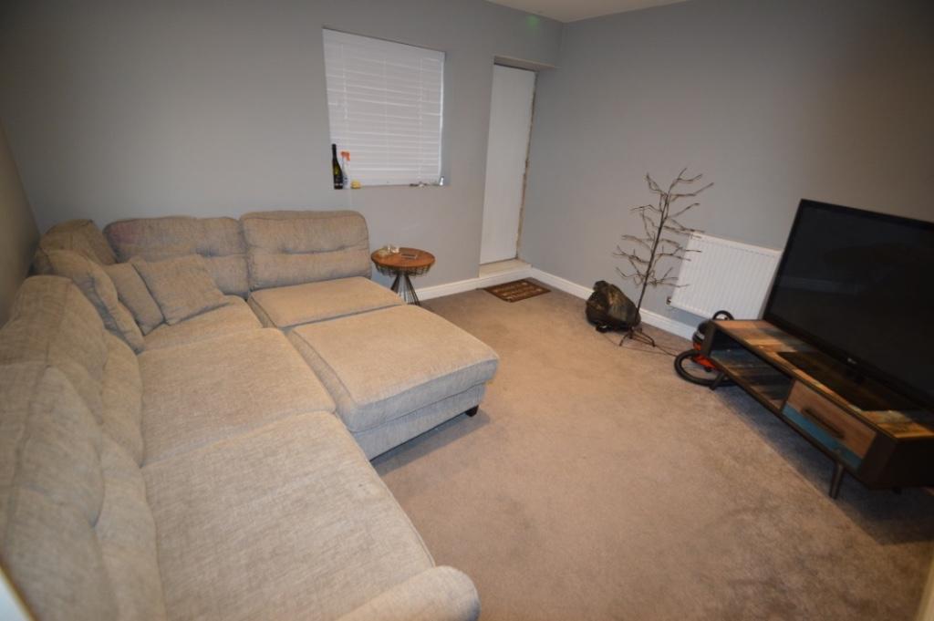 6 bedroom terraced house for rent